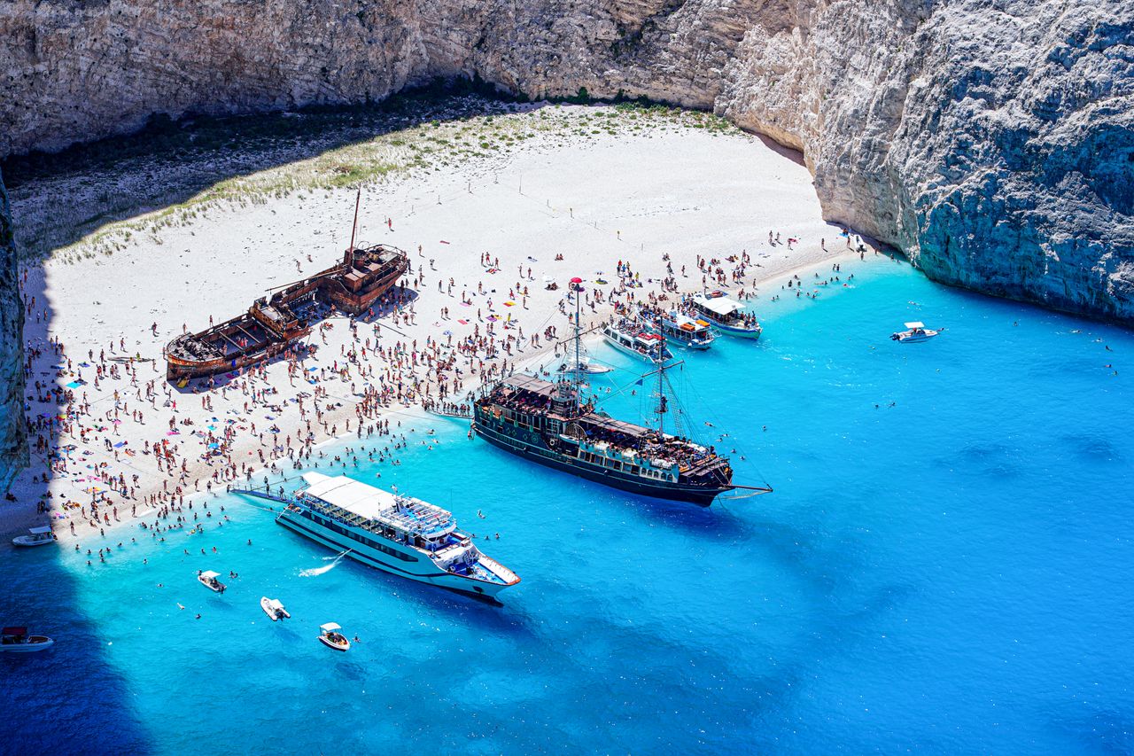 Busy and quiet months in Zakynthos