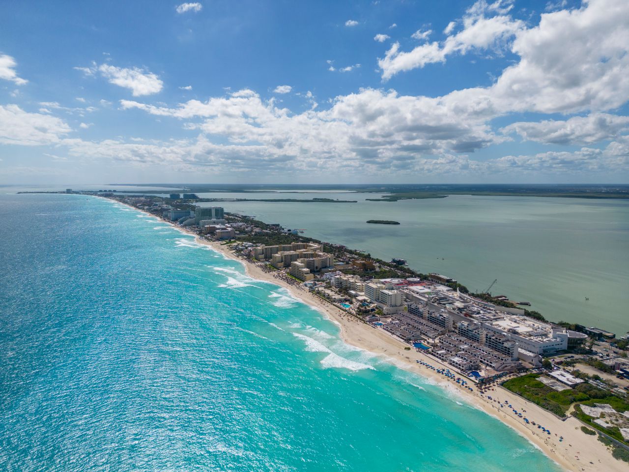 Choosing a Cancún resort area for your vacation