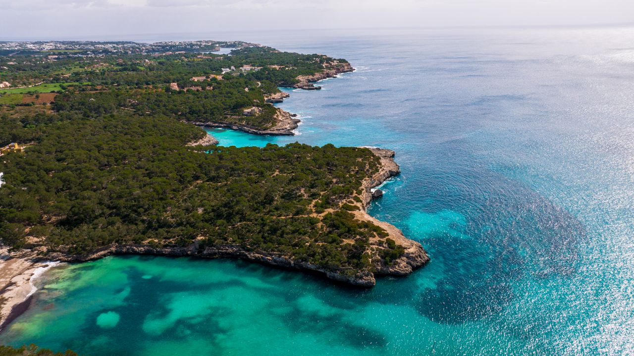 When to fly for a comfortable island break