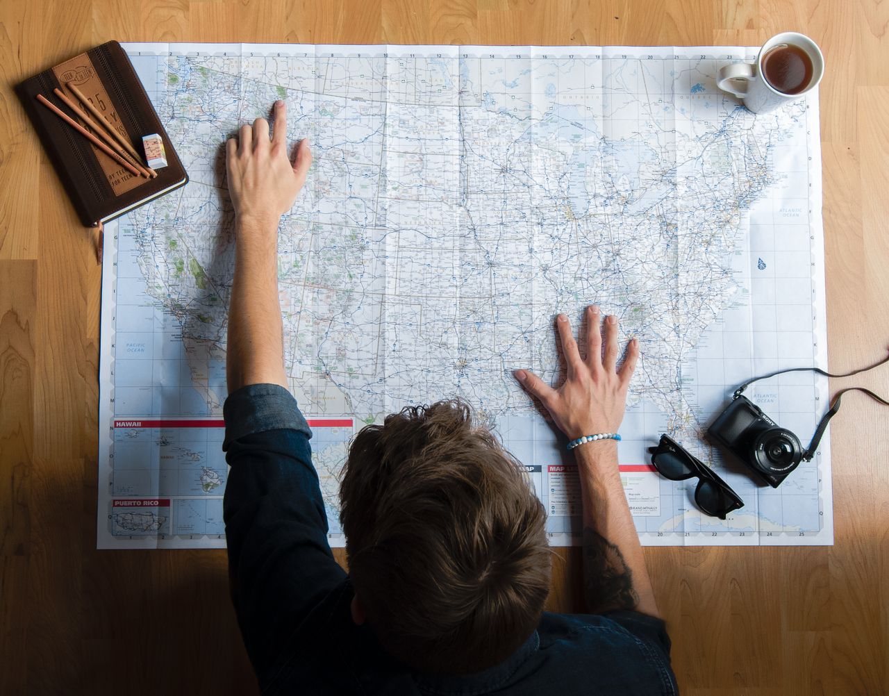 A day by day itinerary planner that paces morning, midday and evening