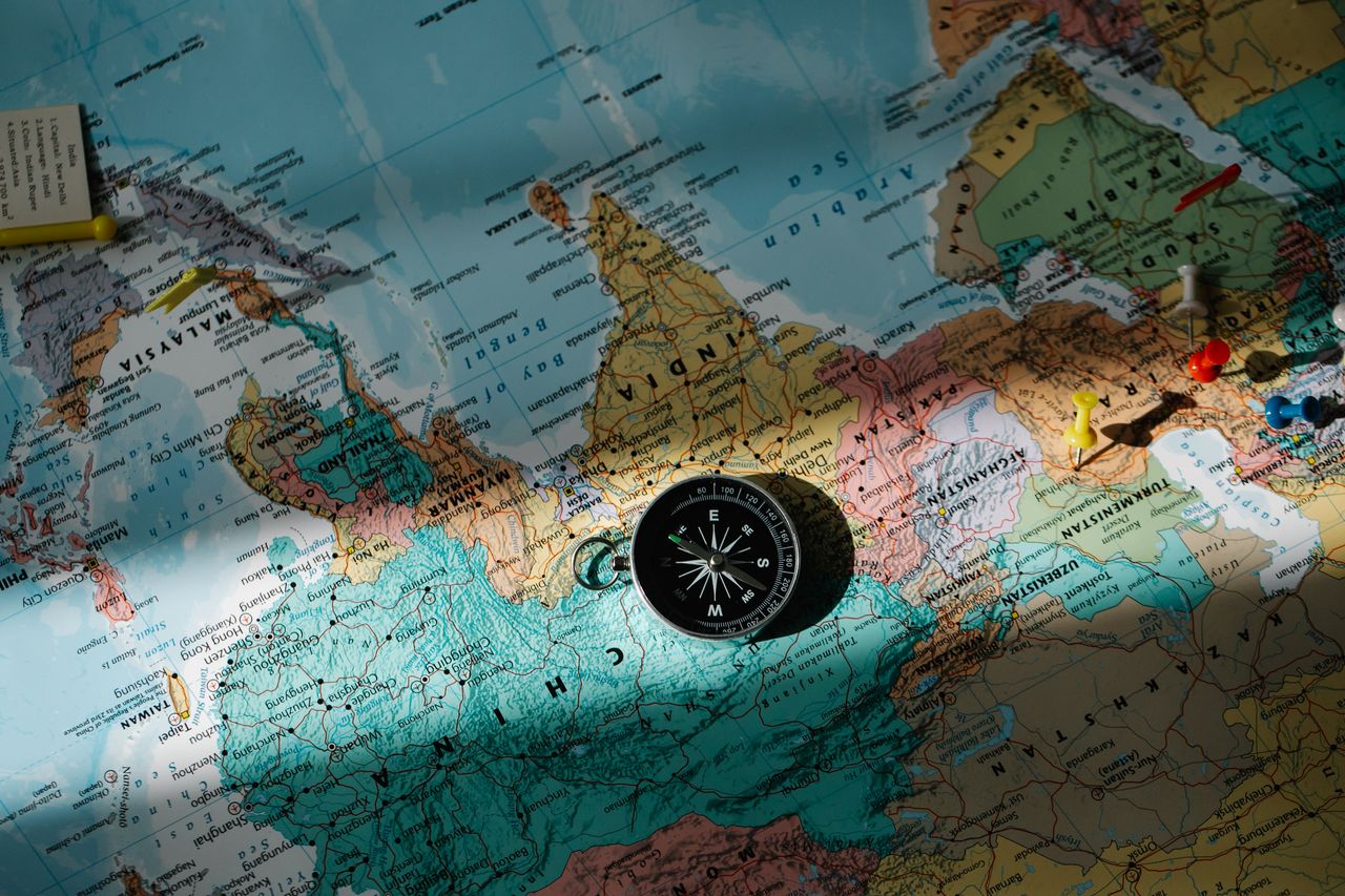 Morning, midday and evening on the map