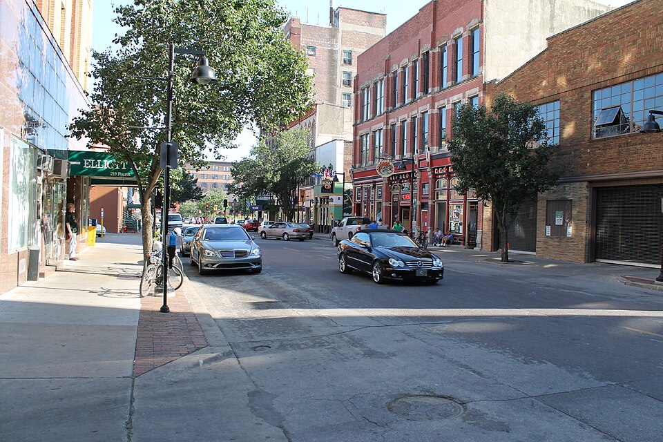 Des Moines