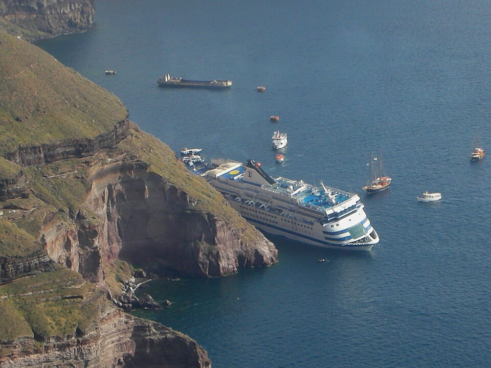 Sea Diamond Against Rocks