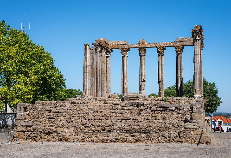 Évora